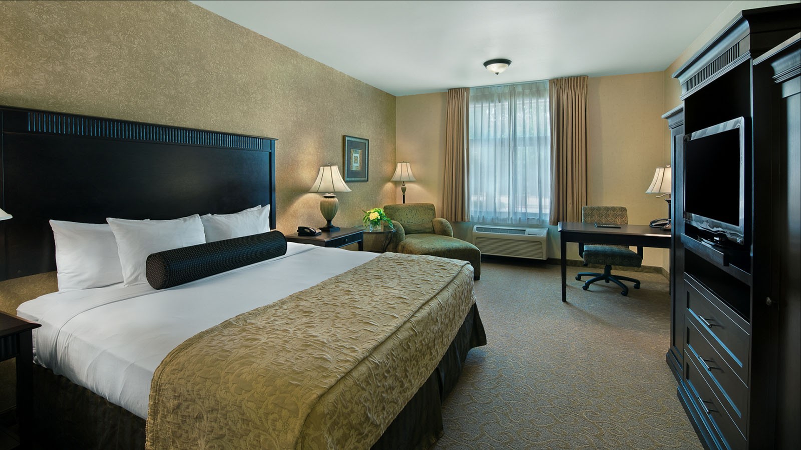 Government Traveler | Oxford Suites Boise Hotel
